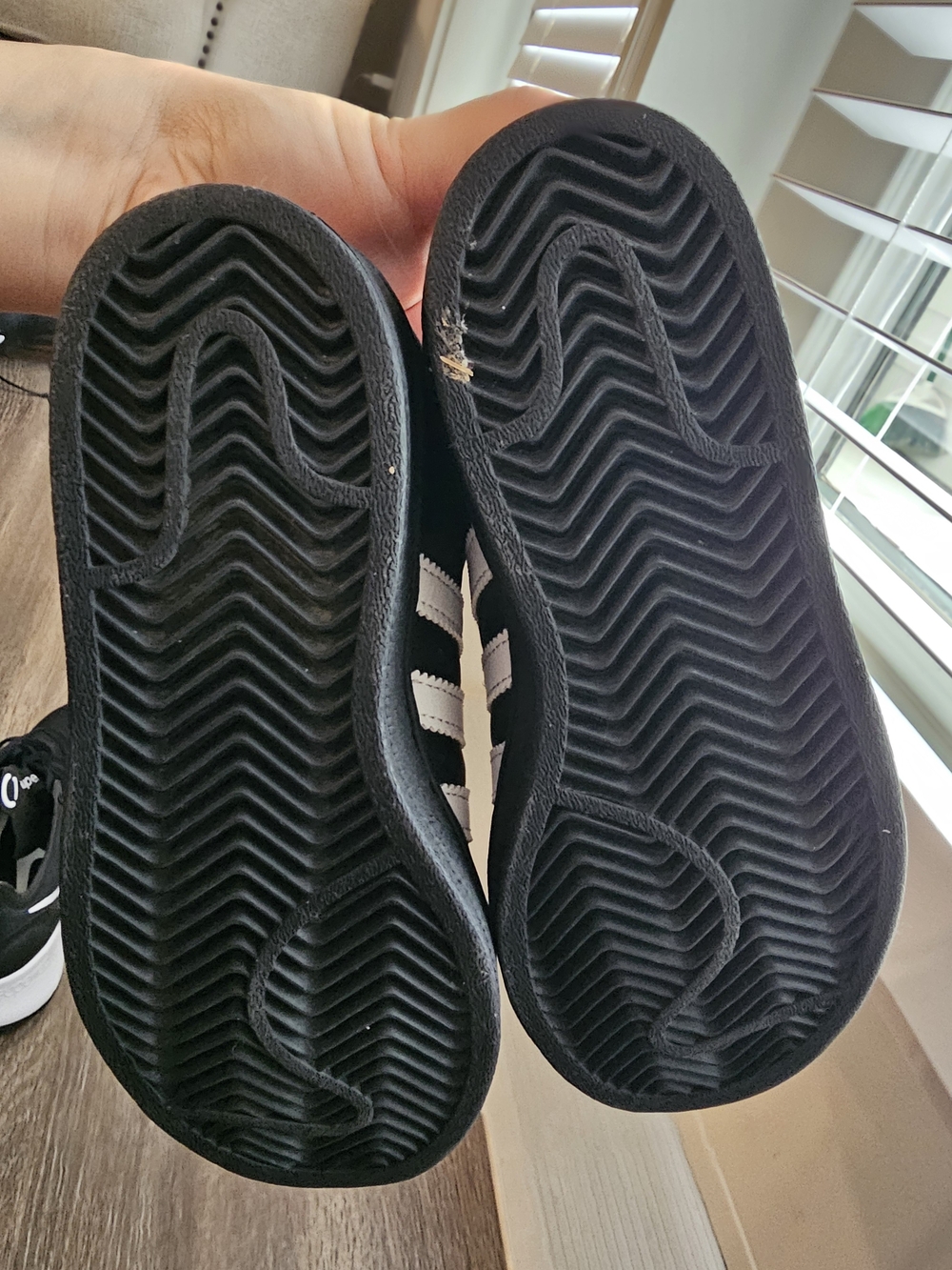 adidas Kids Black White Shell Toe Sneakers All Stars - Picture 4 of 5